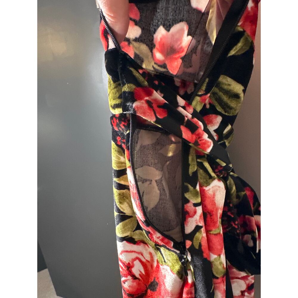 Show Me Your Mumu Tallara Romper Vavoom Velvet Size Small Flowy Tie Back Floral - Picture 9 of 9